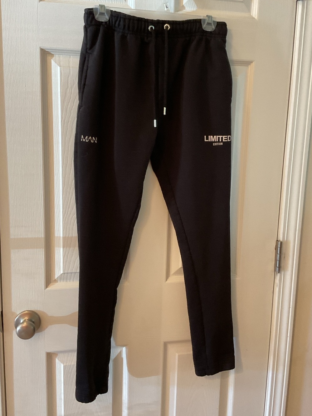 BooHooMan Men’s Medium Black w/White Print Sweat Pants